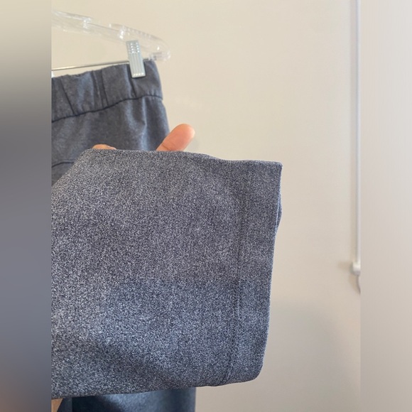 Lululemon On The Fly Pant' in Heathered Black Size 6 - Picture 7 of 10